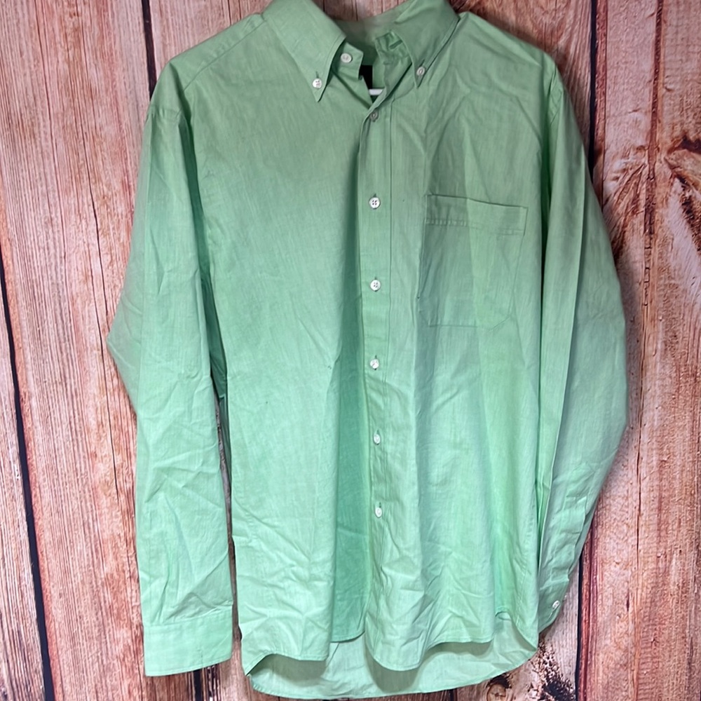 Men's Light Green Button-Down Shirt